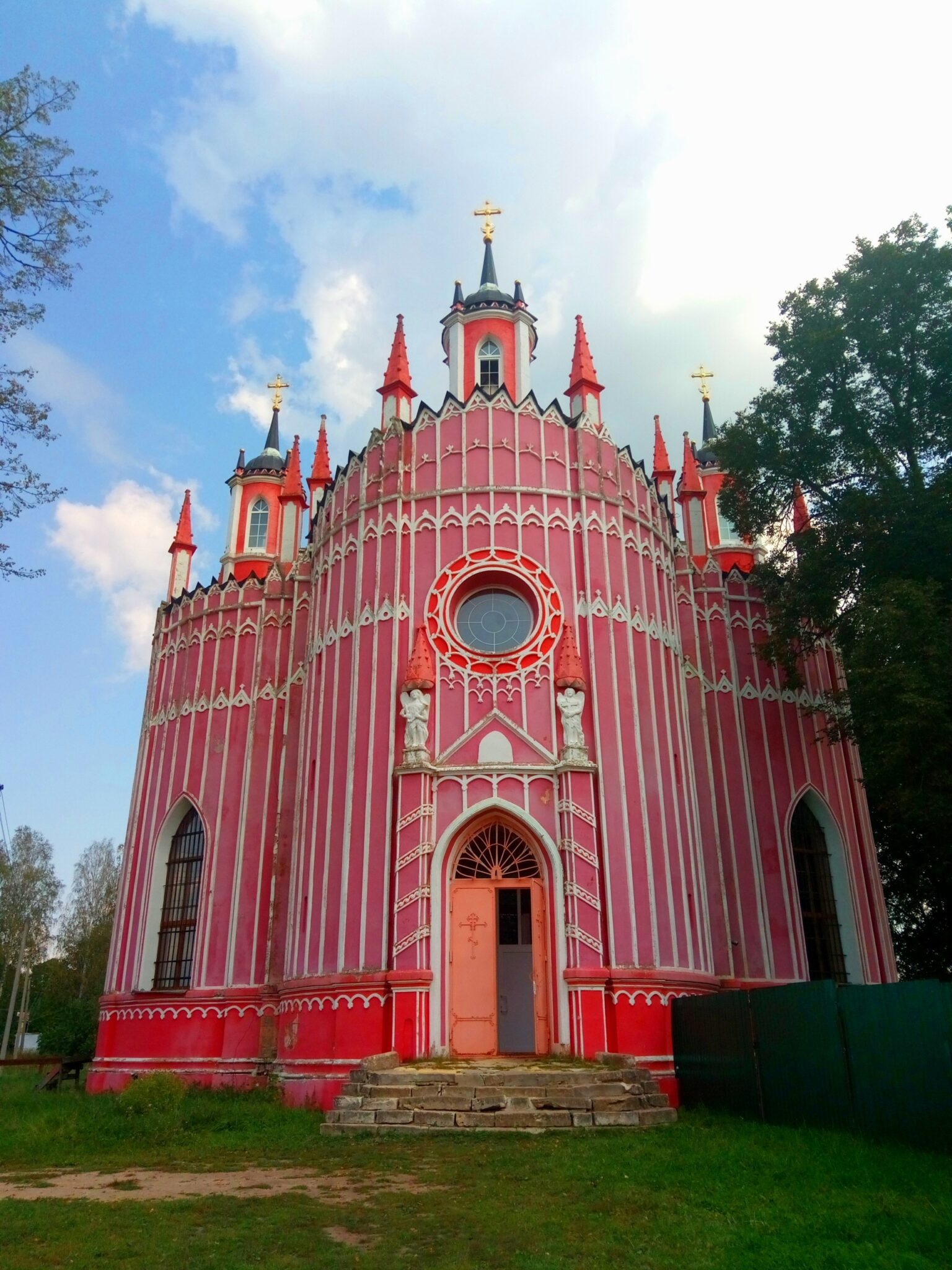 Преображенский храм вблизи