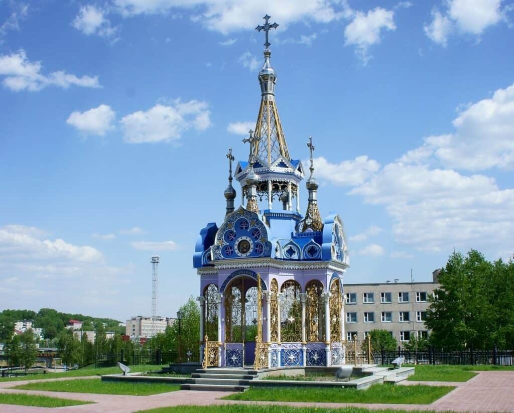 Металлическая часовня в городе Полевском в Свердловской области 