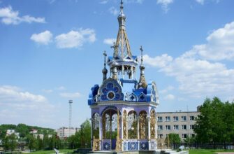 Металлическая часовня в городе Полевском в Свердловской области